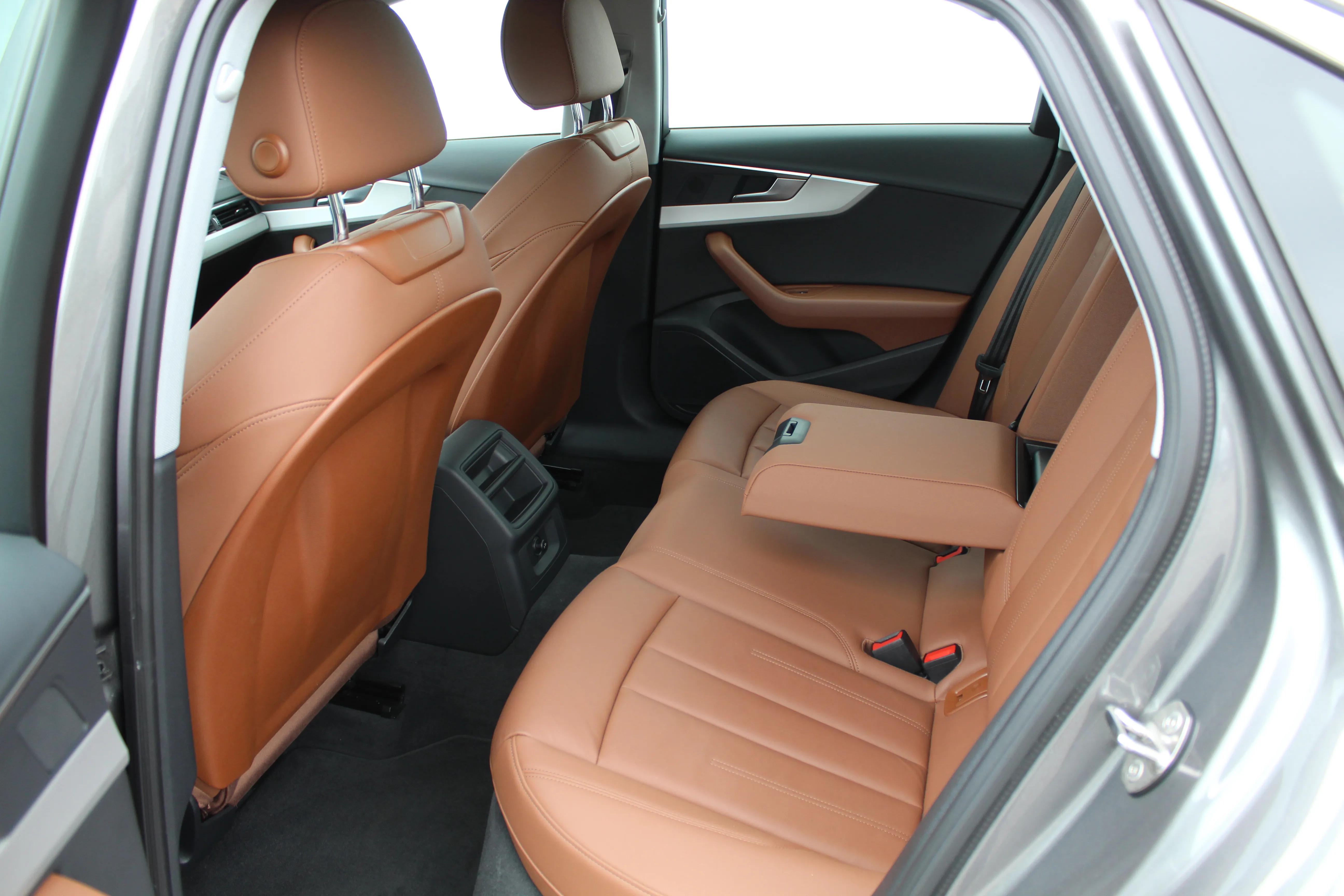 13227 audi a4 30tdi s tr - slika 11