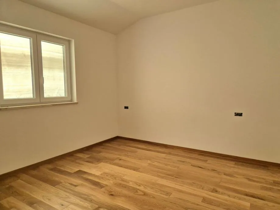 tar-stan na 1. katu novogradnja sa 3 spavaće sobe (prodaja) - slika 4