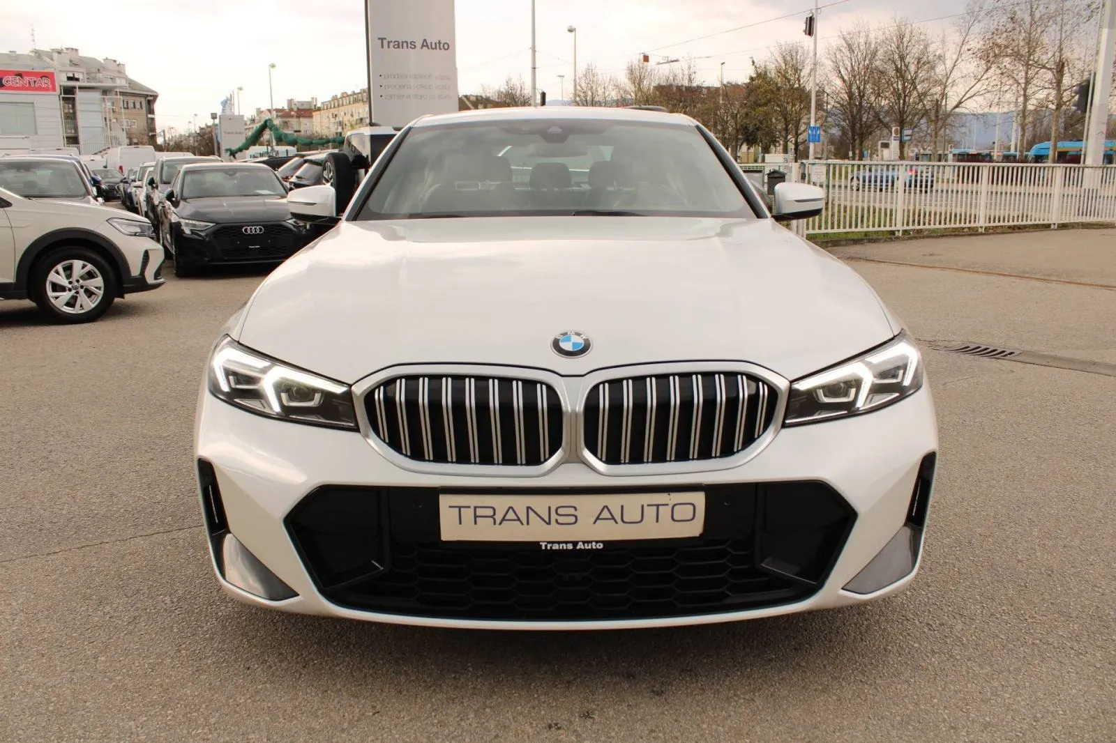 bmw serija 3 318i automatik m paket *led, navigacija, kamera* - slika 2