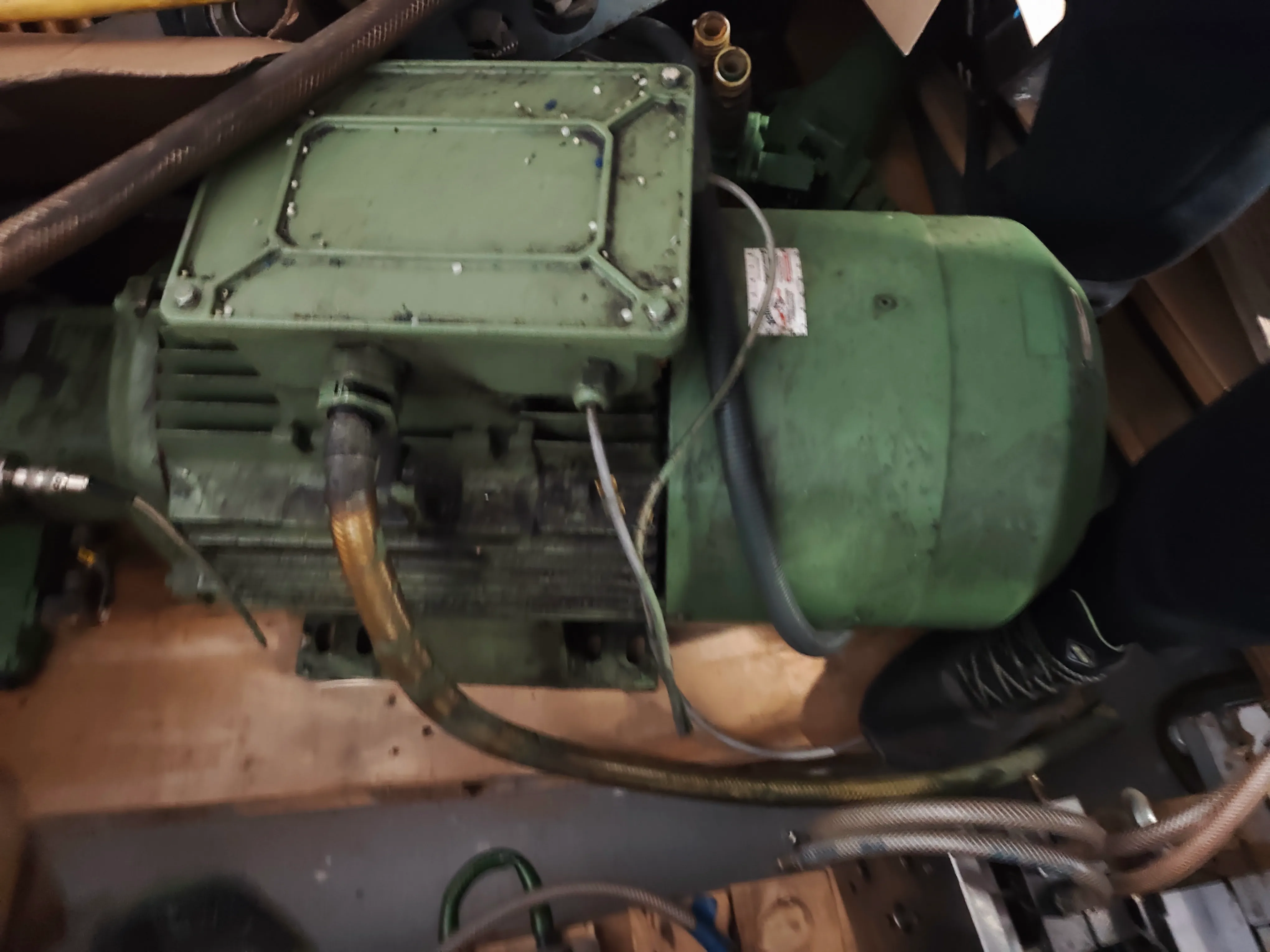 prodaju se tri trofazna elektro motora 18kw - slika 16