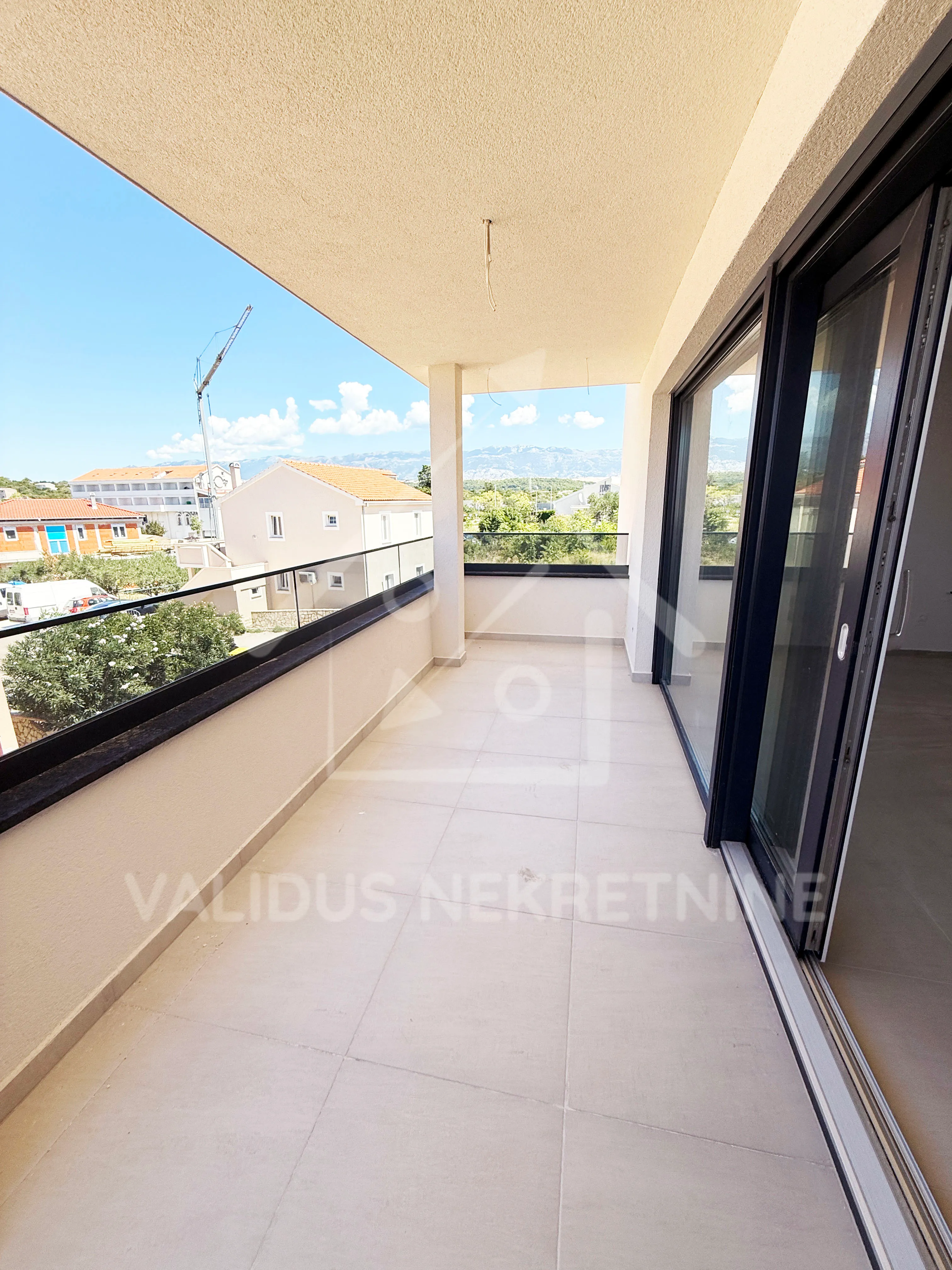 novogradnja, novalja, apartman 72,97 m2, 2. kat, 220.000,00 € - slika 2