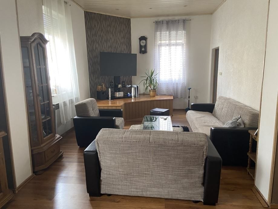 Kuća: Osijek, Stepinčeva, v. prizemnica, 180.00 m2 - Županja