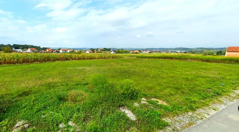 Građ. zemlj. Jakovlje, 1290m2, LIJEPA POZICIJA !