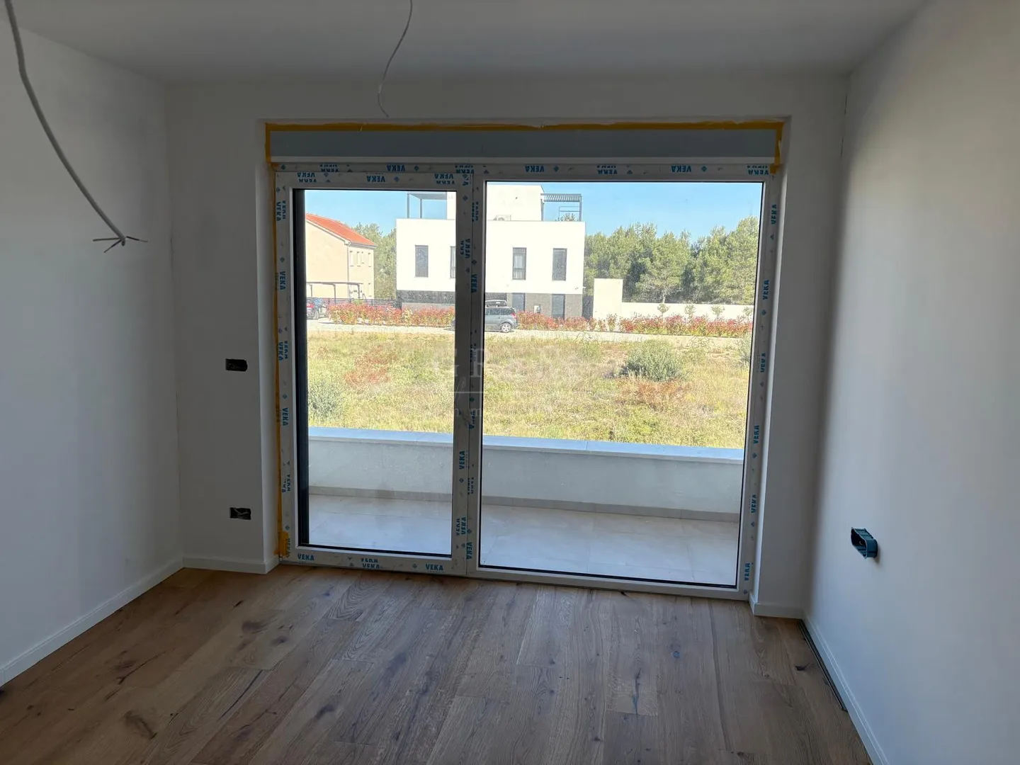 prodaja,vodice srima, dvojna kuća 204,40 m² (neto) sa bazenom! - slika 15