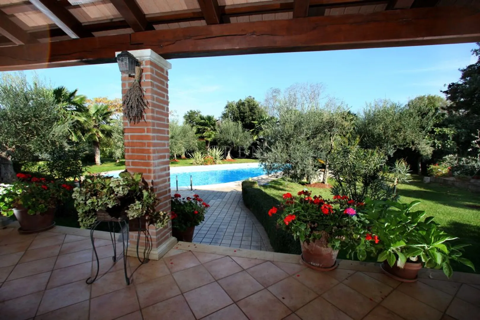 prekrasna vila poreč, 800 m od mora, 420 m2 - slika 9