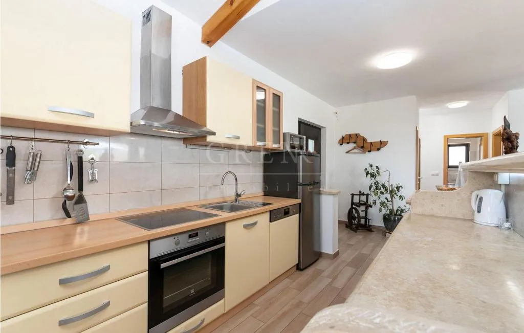 vila sa bazenom okolica višnjana, 160 m2, prodaja, prilika - slika 13