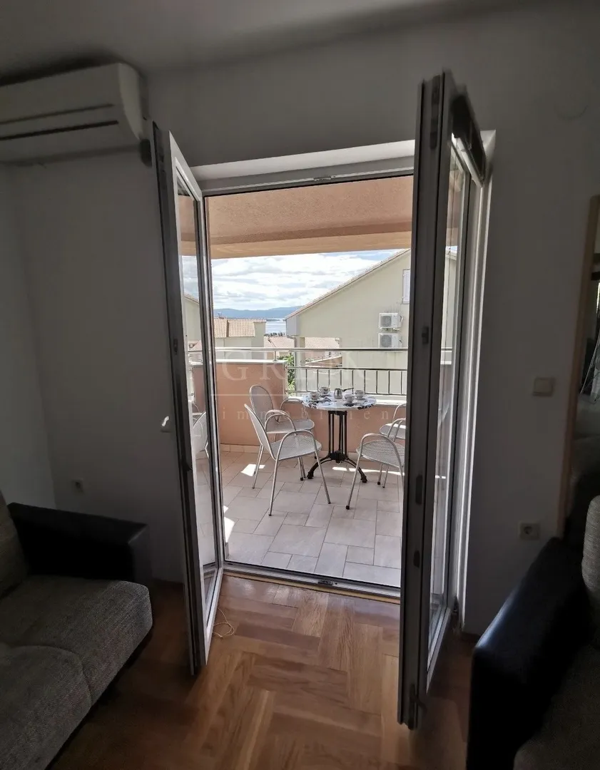 stan malinska krk, 62 m2+parking, balkon - slika 3