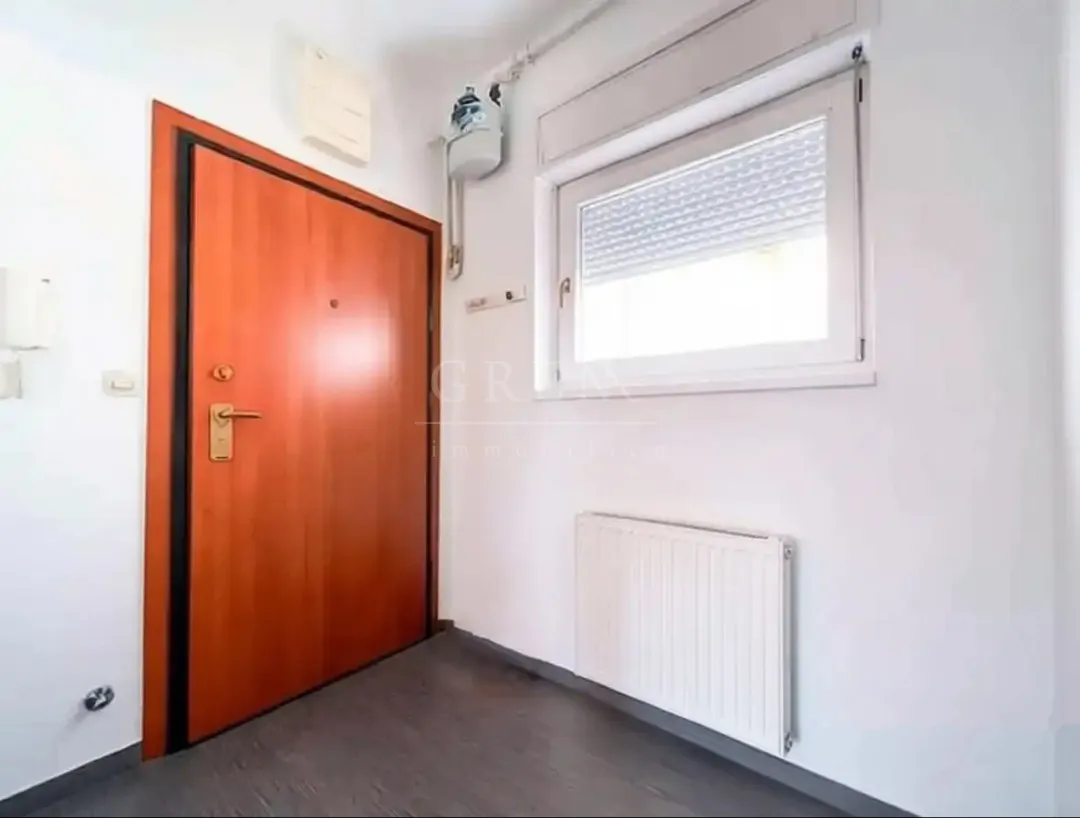 špansko – prostrani dvoetažni 4sobni stan 110 m², 2 lođe, lift - slika 6