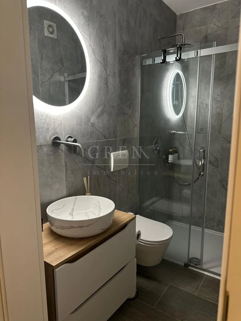 stan zagreb centar, 67 m2+ 5 m2 spremište, trosoban - slika 12