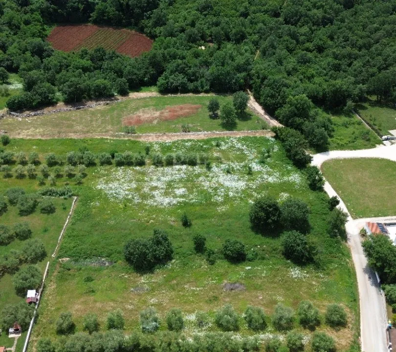 Građevinsko zemljište nedaleko Poreča i mora