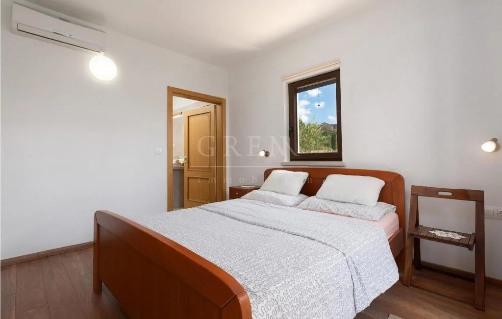 vila sa bazenom okolica višnjana, 160 m2, prodaja, prilika - slika 15
