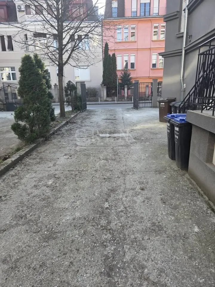 trosoban stan 78 m2 - blizina petrove - slika 10
