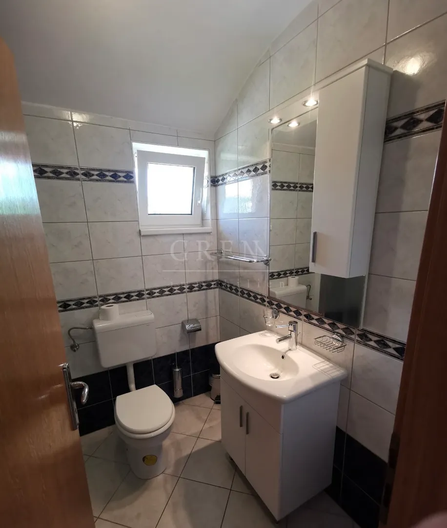 stan malinska krk, 62 m2+parking, balkon - slika 9
