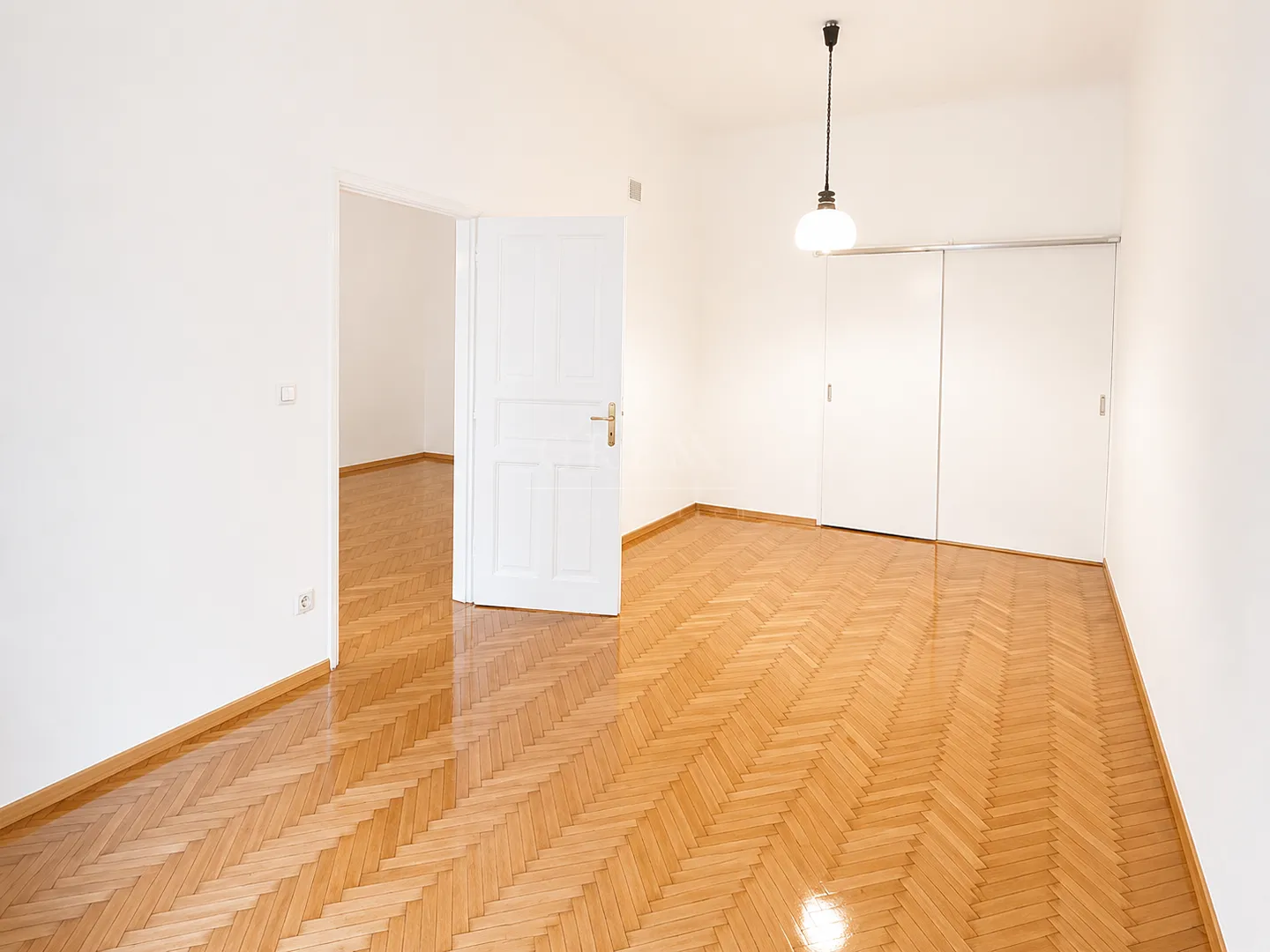 stan u srcu zagreba 54m² 1. kat (3-sobni) - slika 8
