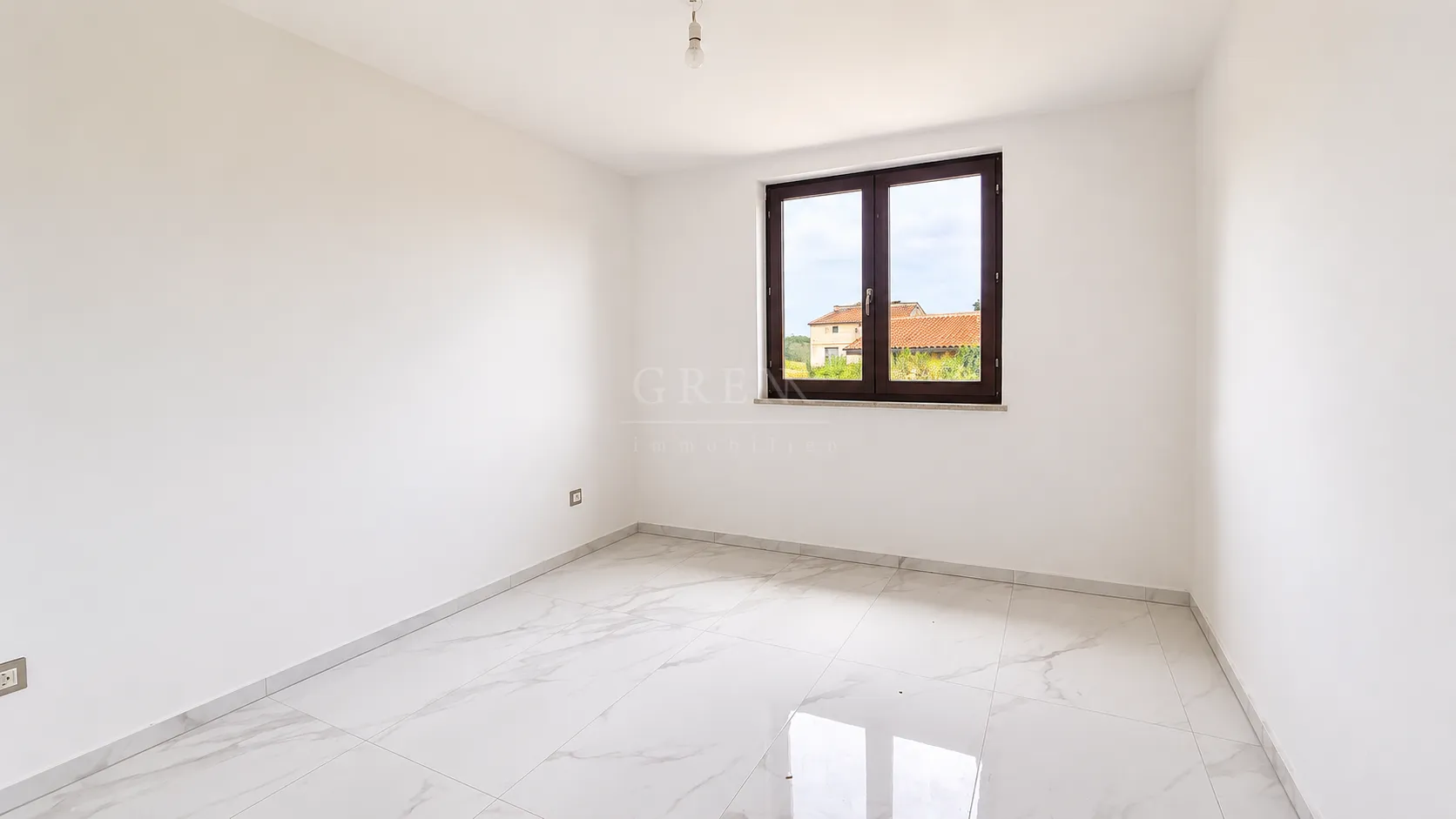renovirani stan 5 km od poreča - slika 5