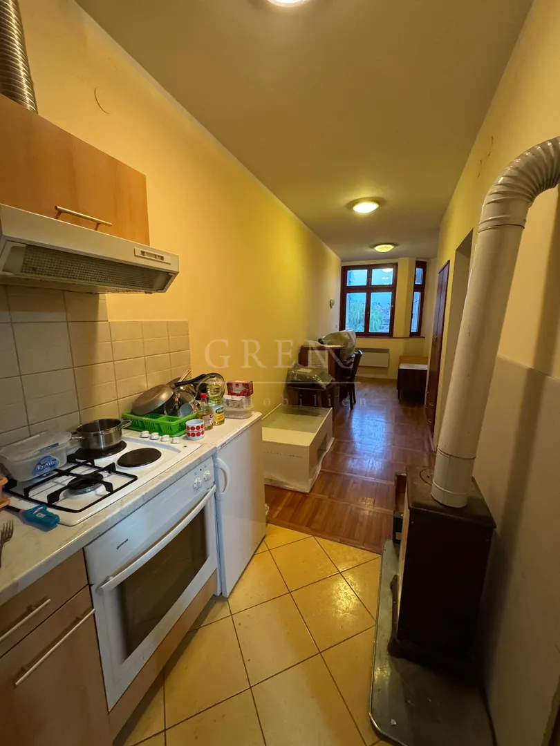 stan karlovac centar, 115m2+100 m2 tavana, prilika - slika 4