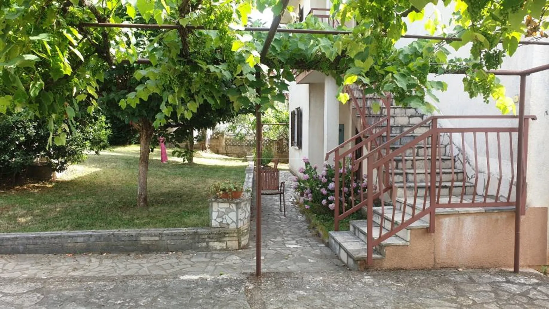 samostojeća kuća 4 km od poreča, 355 m2, prilika - slika 3
