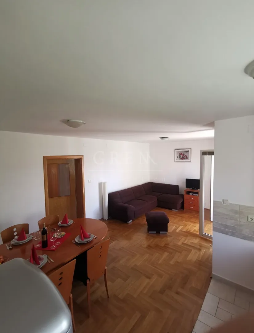 stan malinska krk, 62 m2+parking, balkon - slika 4