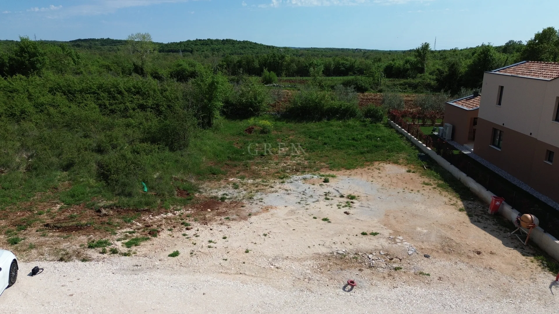 građevinsko zemljište 5 km od višnjana - slika 4