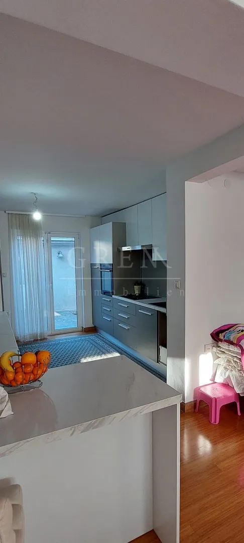 kuća zagreb dubrava, 280 m2, garaža, pomoćni objekt - slika 12