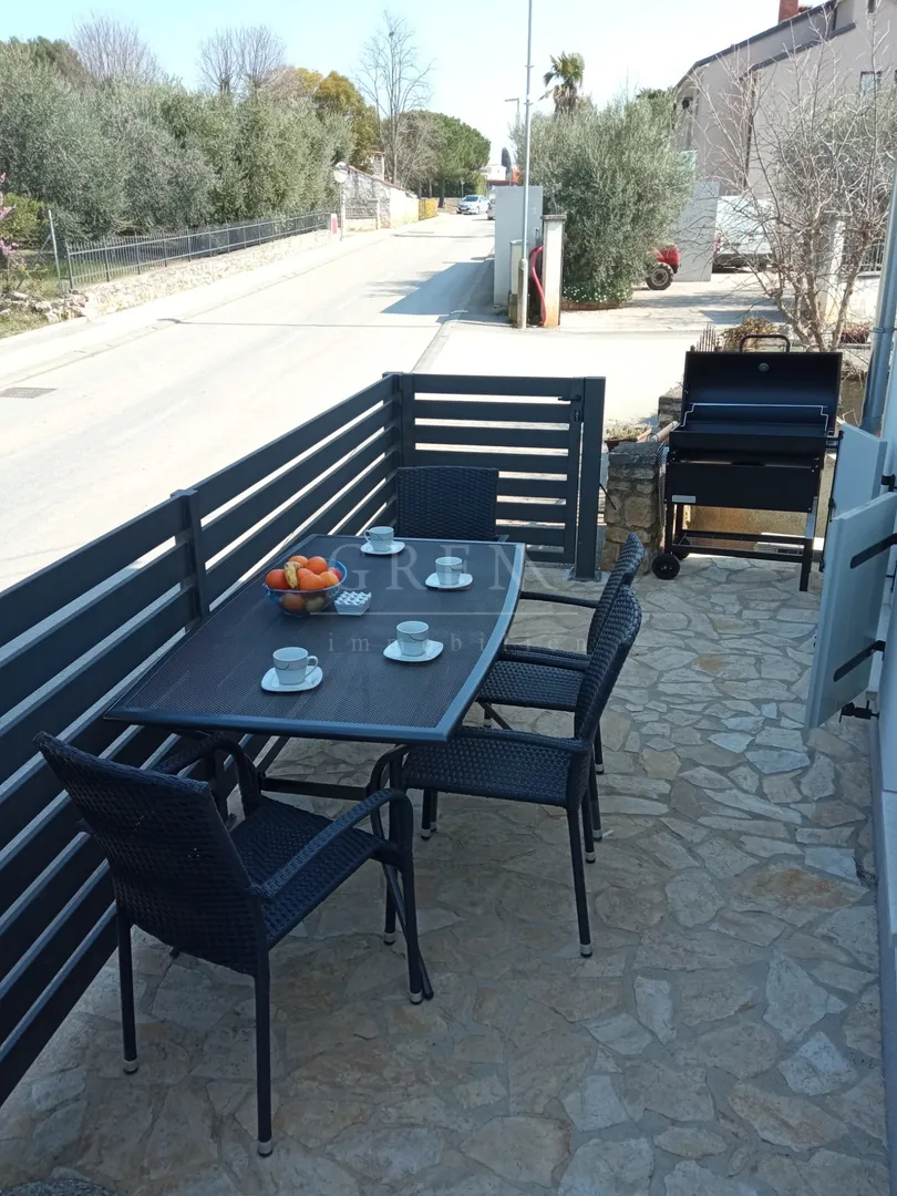 kuća sa 3 stana nedaleko mora - slika 31