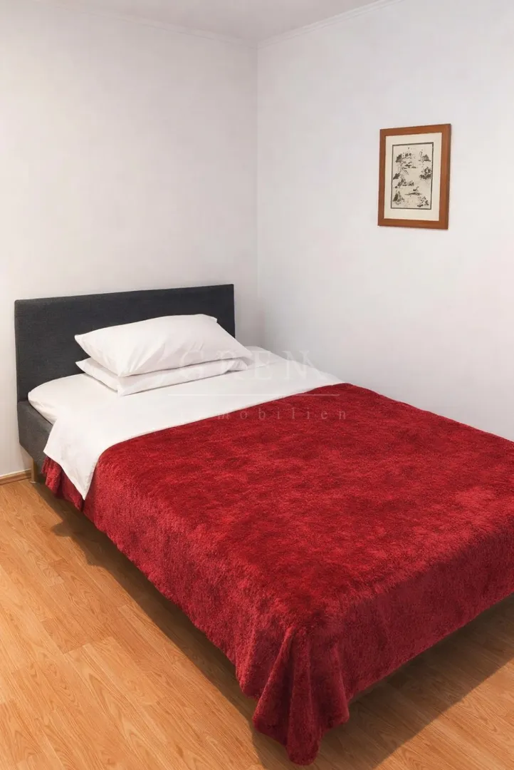 stan 70m²/ 2 spavaće sobe /terasa/ parking - slika 6
