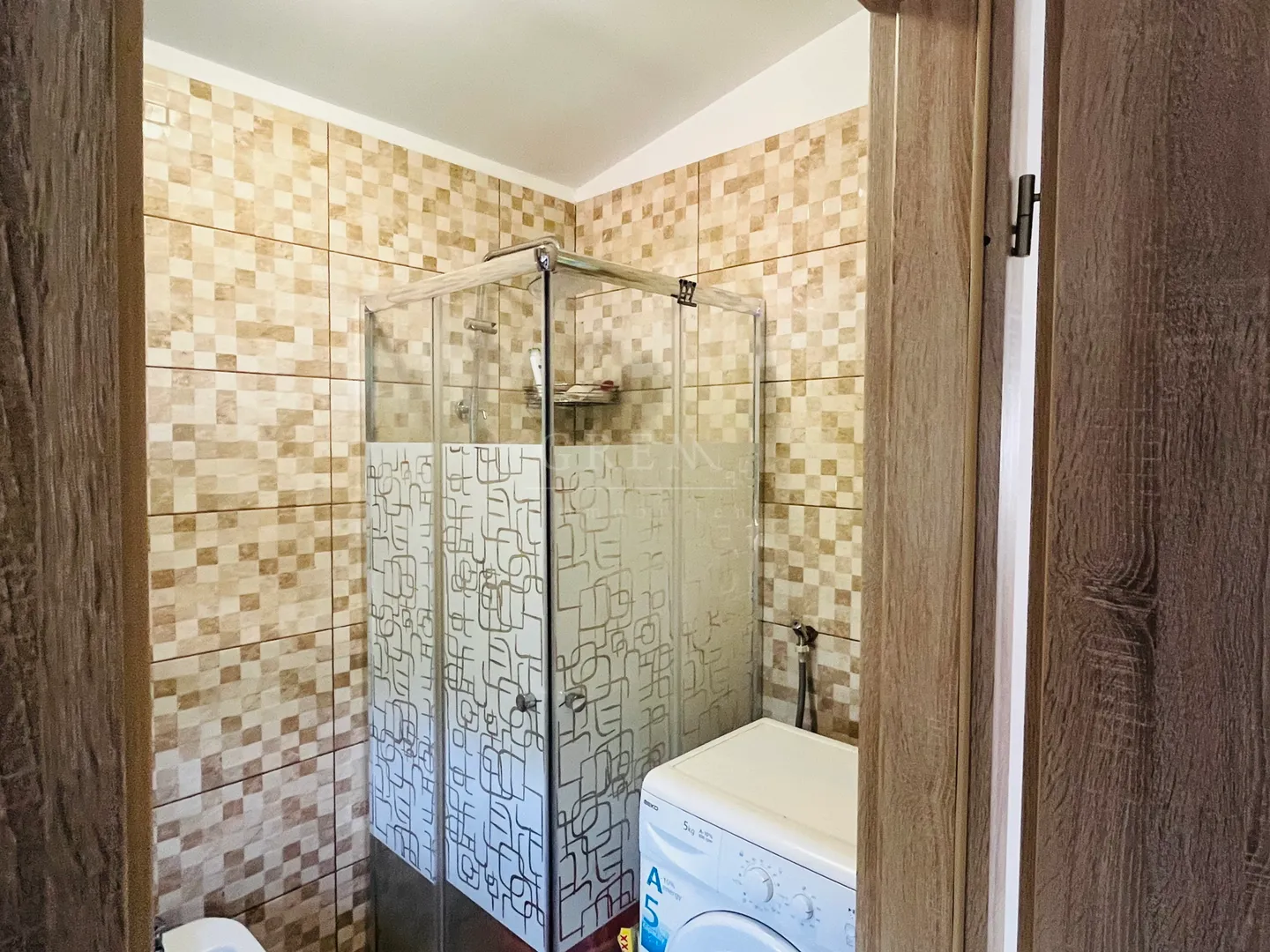 na prodaju – dvije šarmantne kućice(112m2) u cvijeću! - slika 9