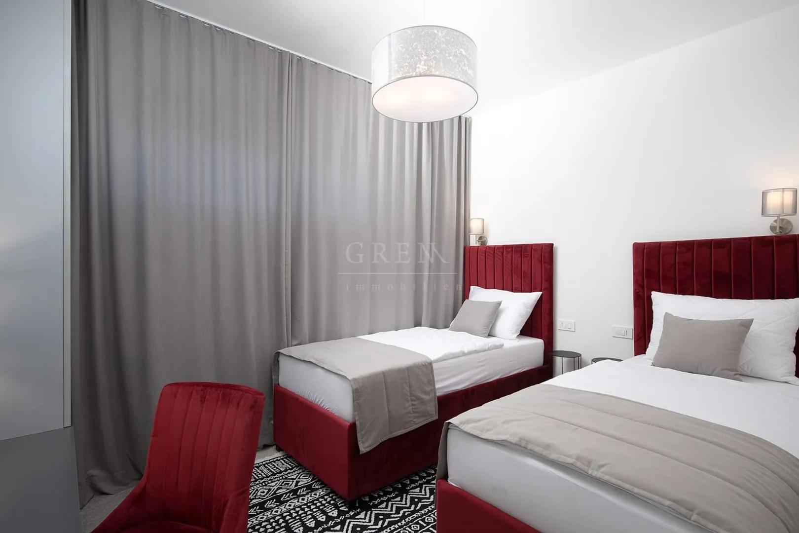 vila sa bazenom, okolica pula, 1 km od mora, 300 m2, prodaja - slika 23