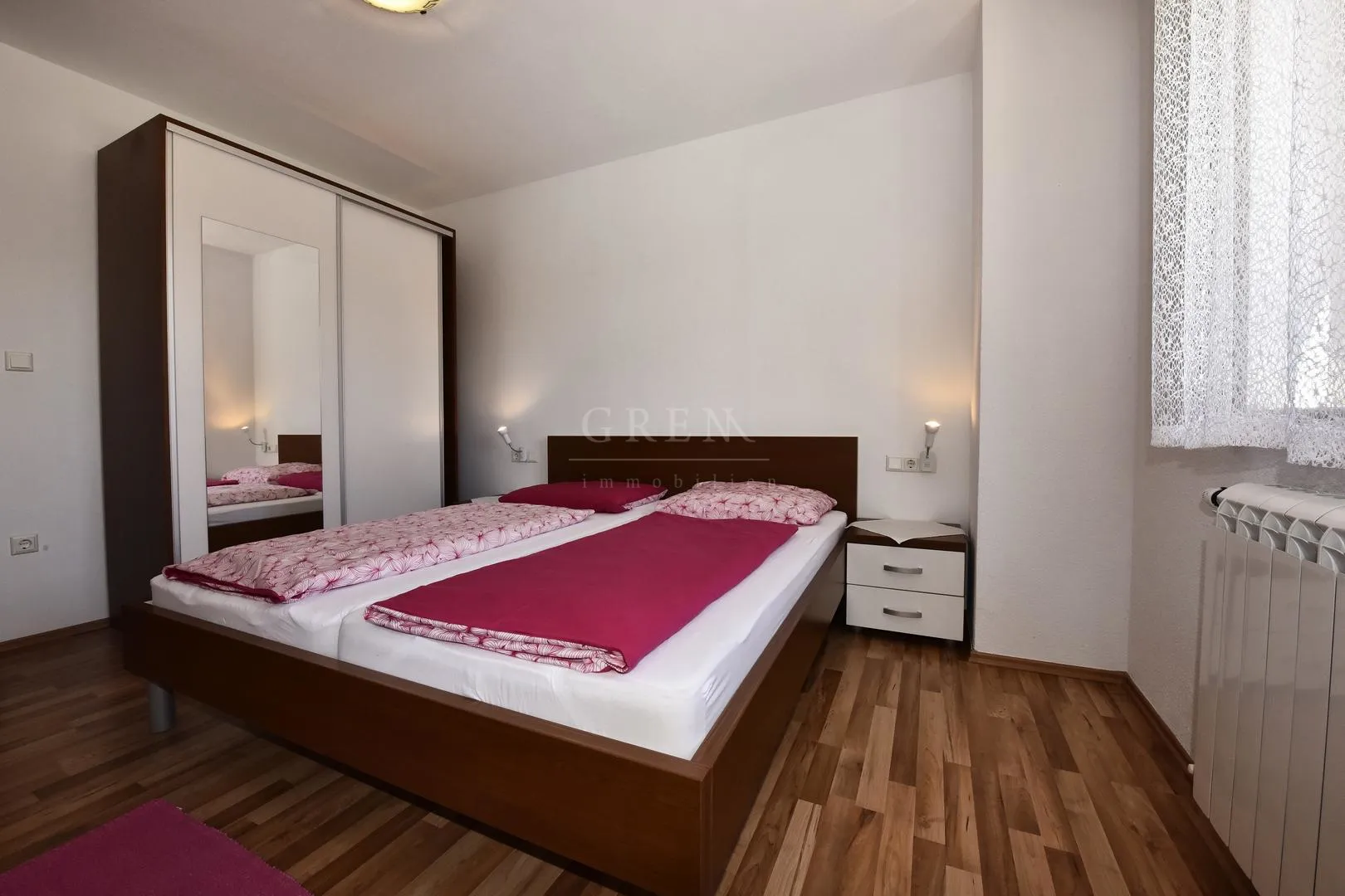 kuća sa 4 apartmana 7 km od poreča - slika 18