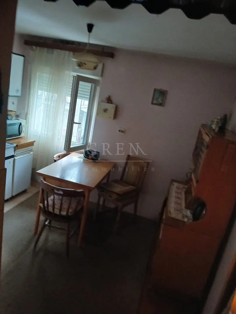 kuća zagreb dubrava, 150 m2+30 m2 dvorišni objekt - slika 8