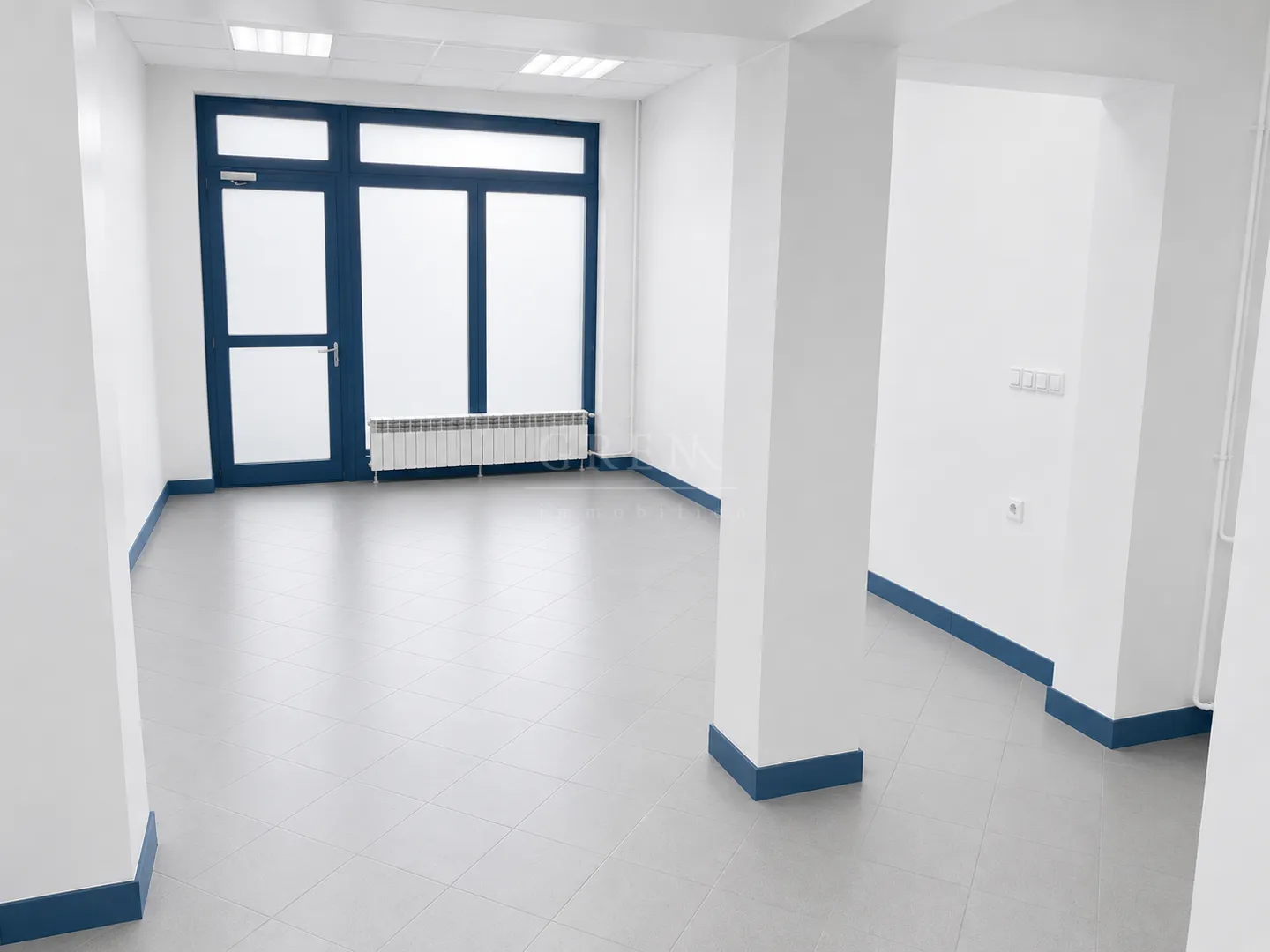 poslovni prostor top lokacija /35m²/kod stanice od 172 busa - slika 2