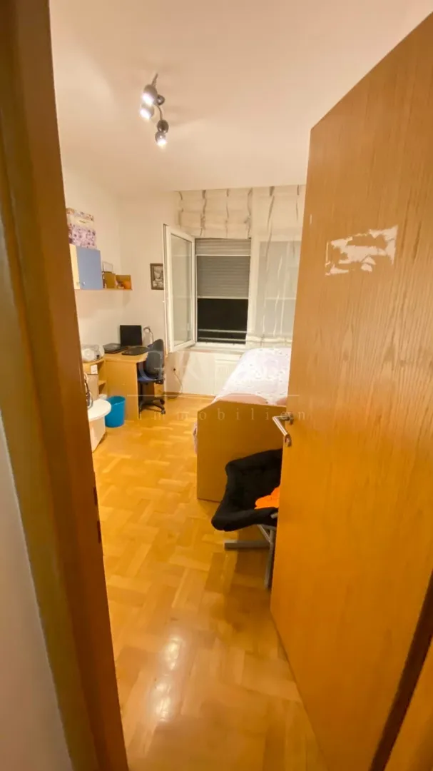 stan zagreb brestje, 110 m2+33 m2 vrt+2 parkinga - slika 10