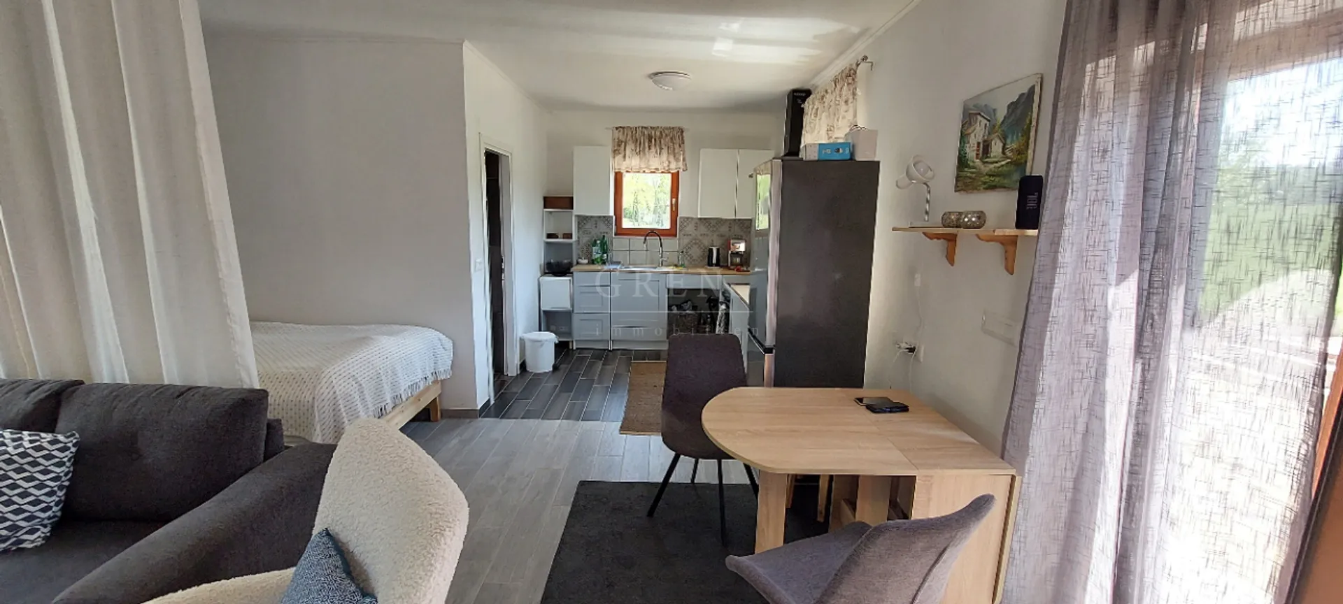 kućica sa velikim zemljištem poreština - slika 14