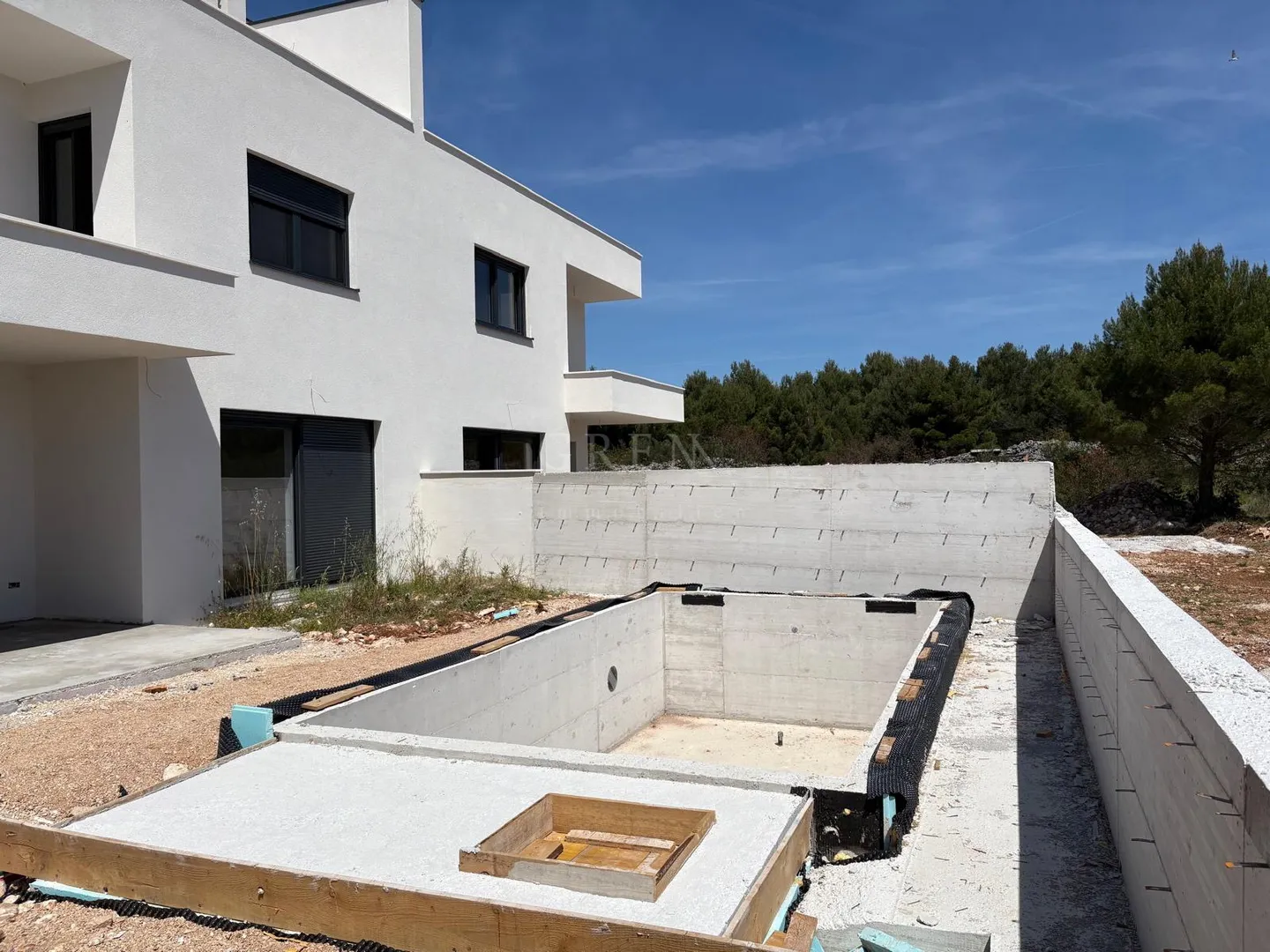 prodaja,vodice srima, dvojna kuća 204,40 m² (neto) sa bazenom! - slika 12