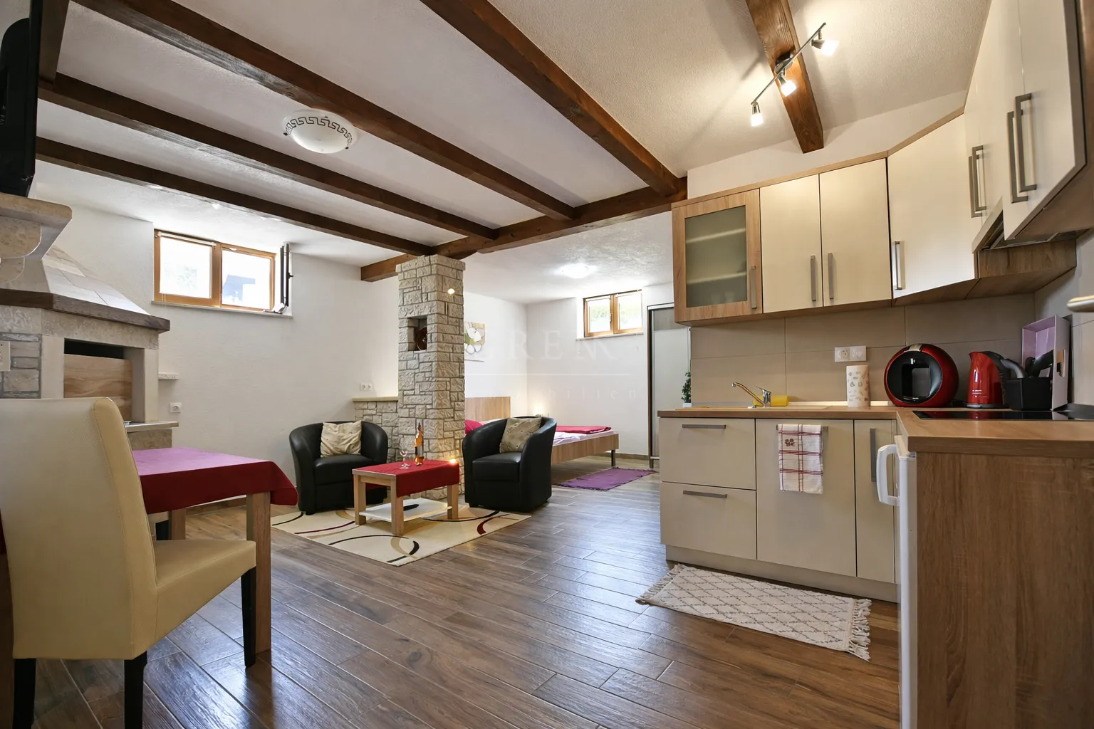 kuća sa 4 apartmana 7 km od poreča - slika 29