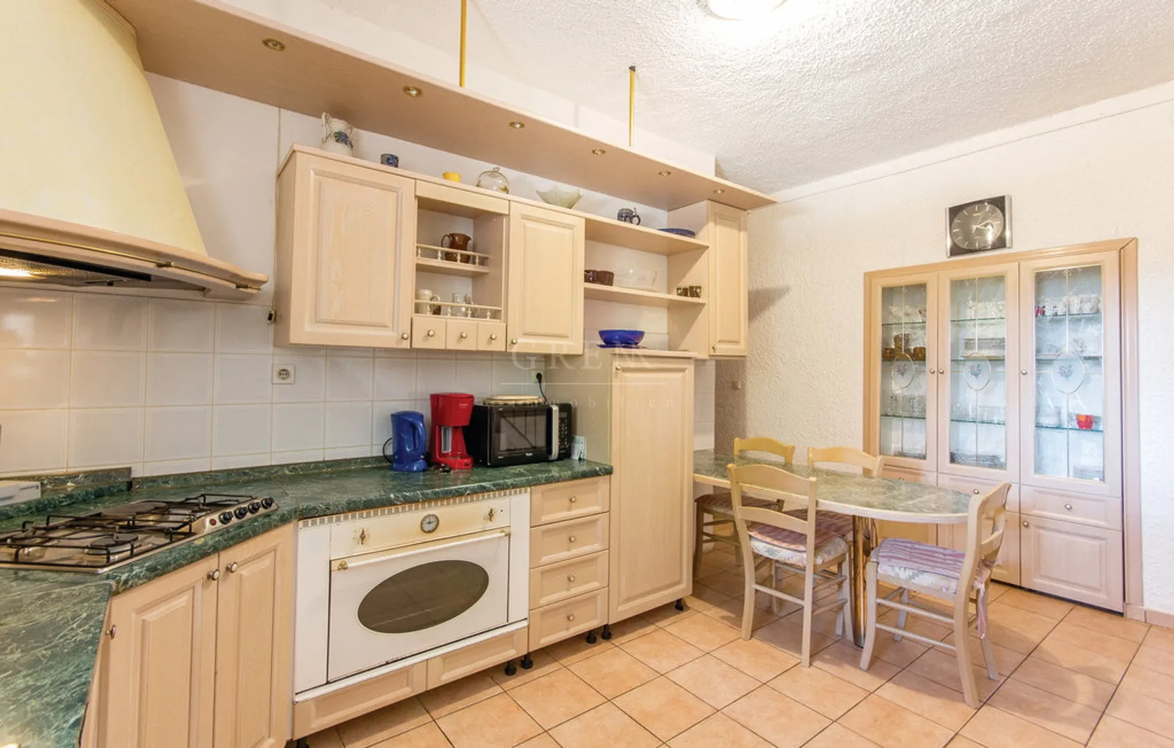 kuća s bazenom 5 km od poreča, 330 m2, prodaja - slika 9