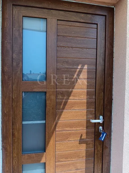 renovirani stan 5 km od poreča - slika 3