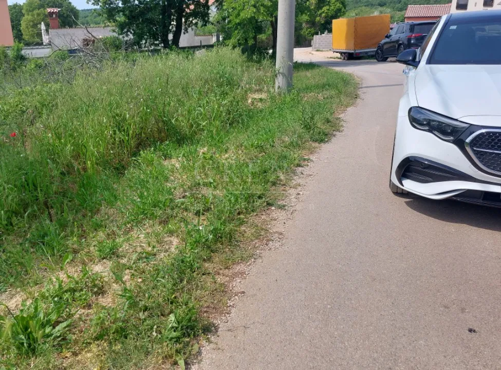 građevinsko zemljište sa građ. dozvolom, poreč 6 km, - slika 3