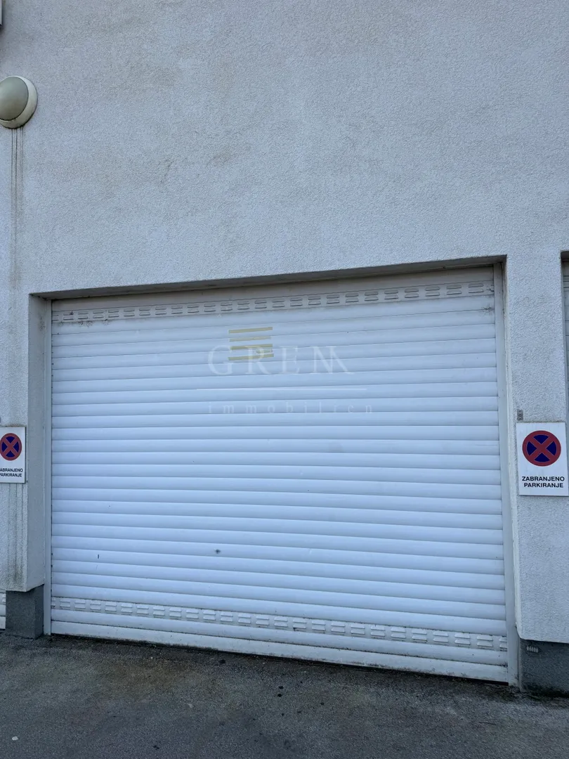 Garaža Zagreb Stenjevec, 15m2 + galerija 15m2