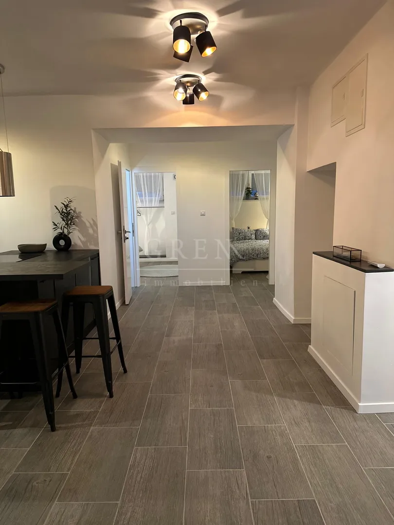 stan zagreb centar, 67 m2+ 5 m2 spremište, trosoban - slika 2
