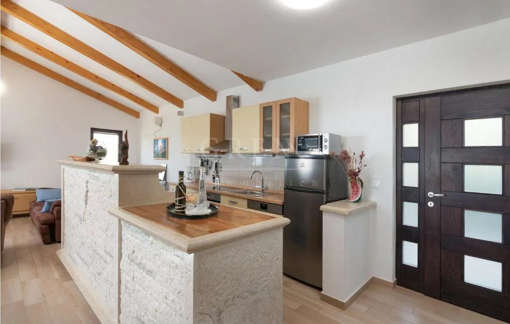 vila sa bazenom okolica višnjana, 160 m2, prodaja, prilika - slika 14