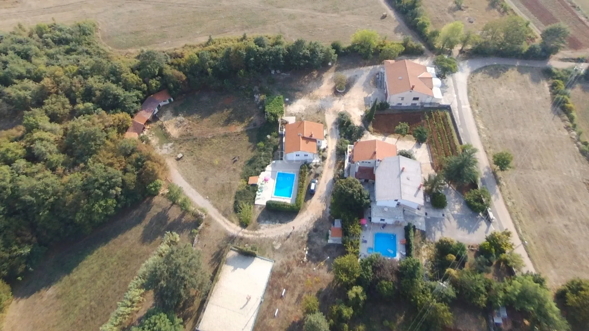 Lijepo imanje, Žminj okolica, sa 10000 m2 zemljišta, prodaja