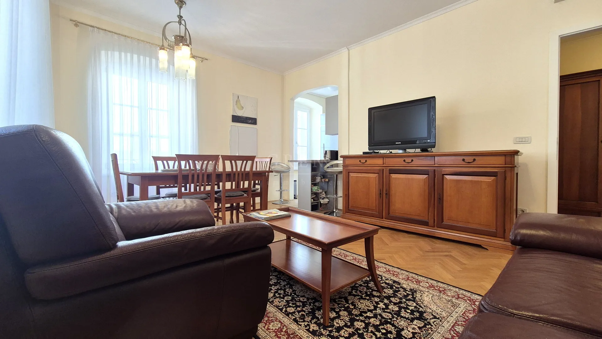 dva renovirana app u starom gradu poreča - slika 3