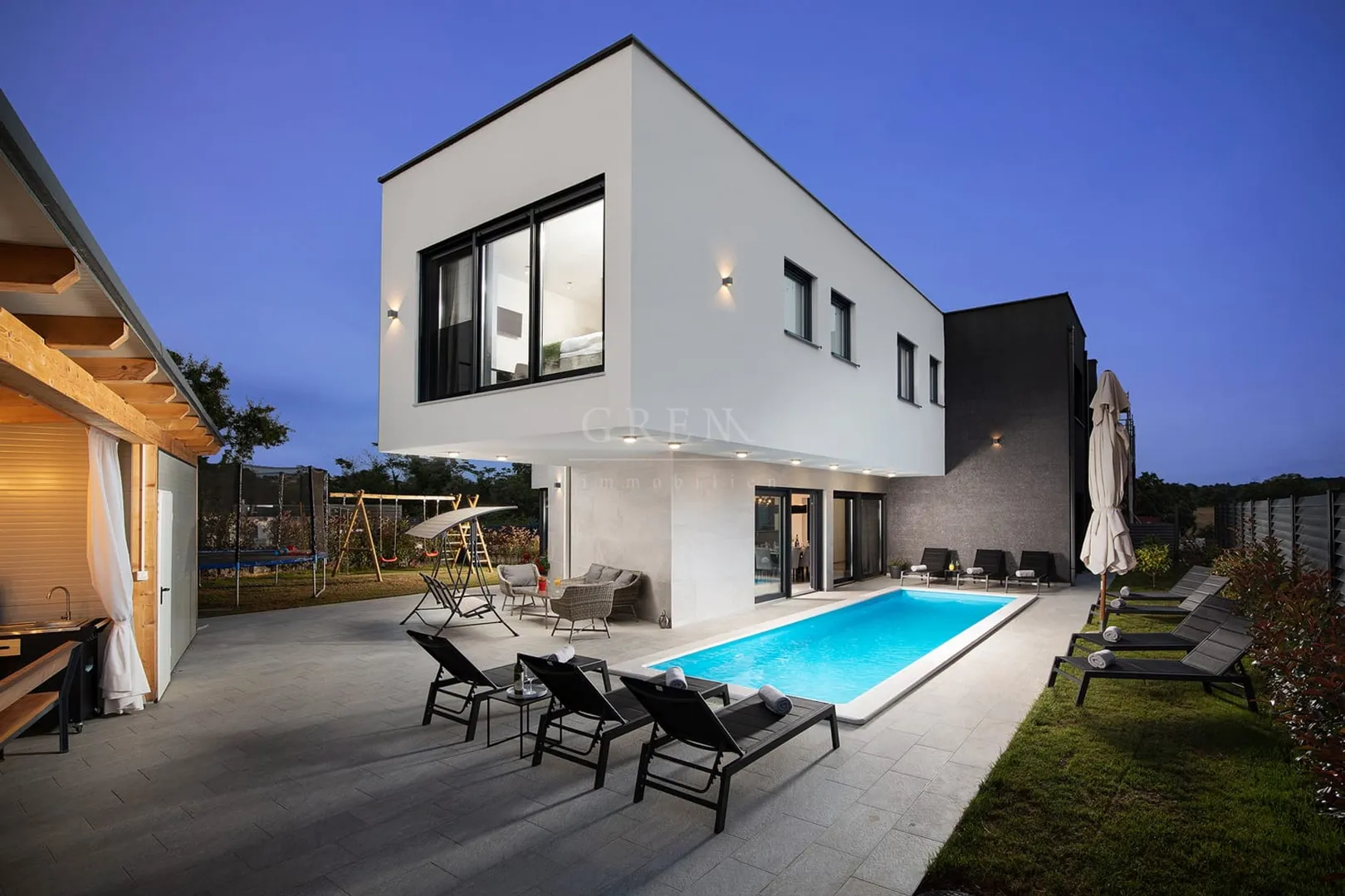 vila sa bazenom, okolica pula, 1 km od mora, 300 m2, prodaja - slika 1
