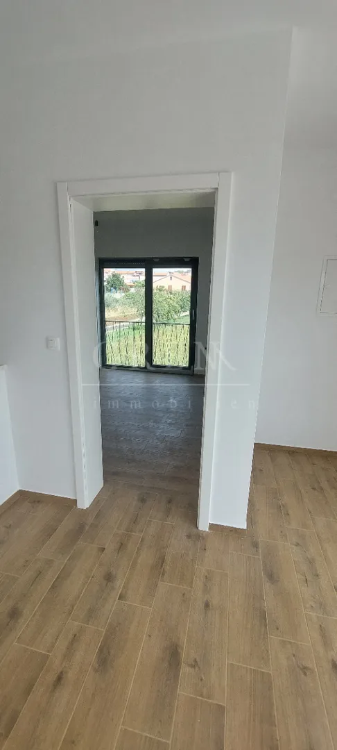 moderna dvojna kuća u blizini poreča - slika 12