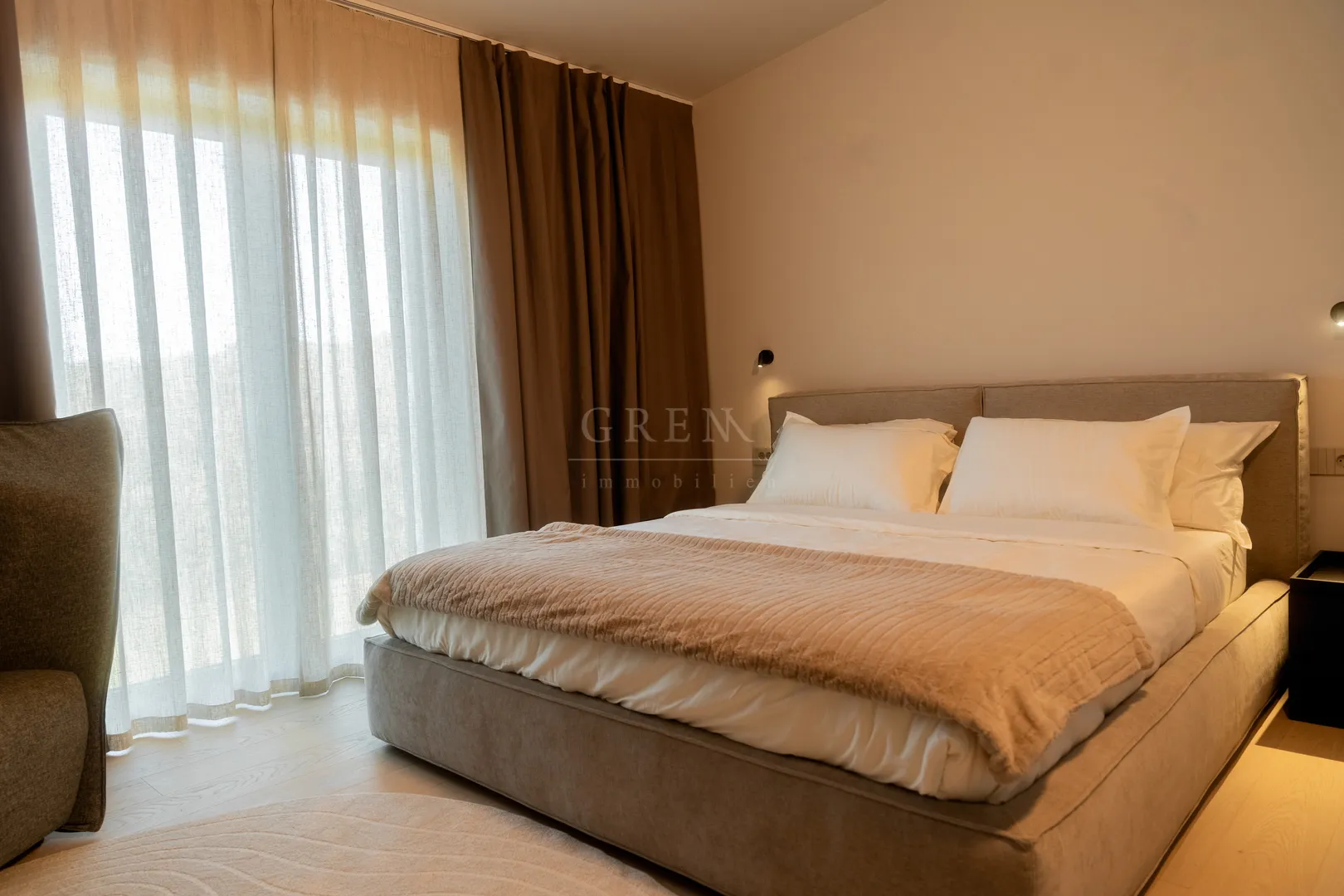 lijepa dizajnerska vila s bazenom nedaleko mora - slika 28
