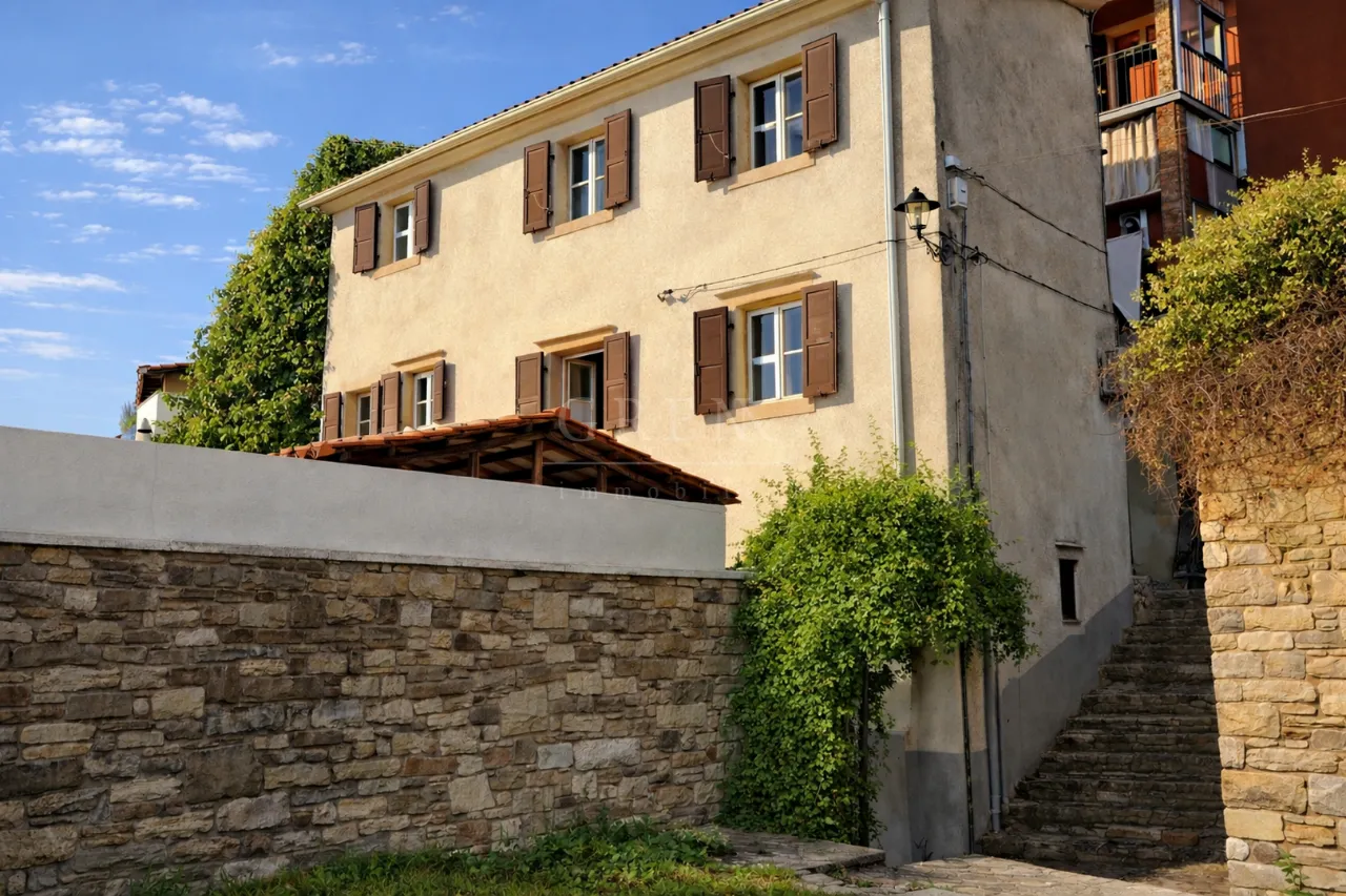 Motovun - renovirana kamena kuća sa lijepim pogledom