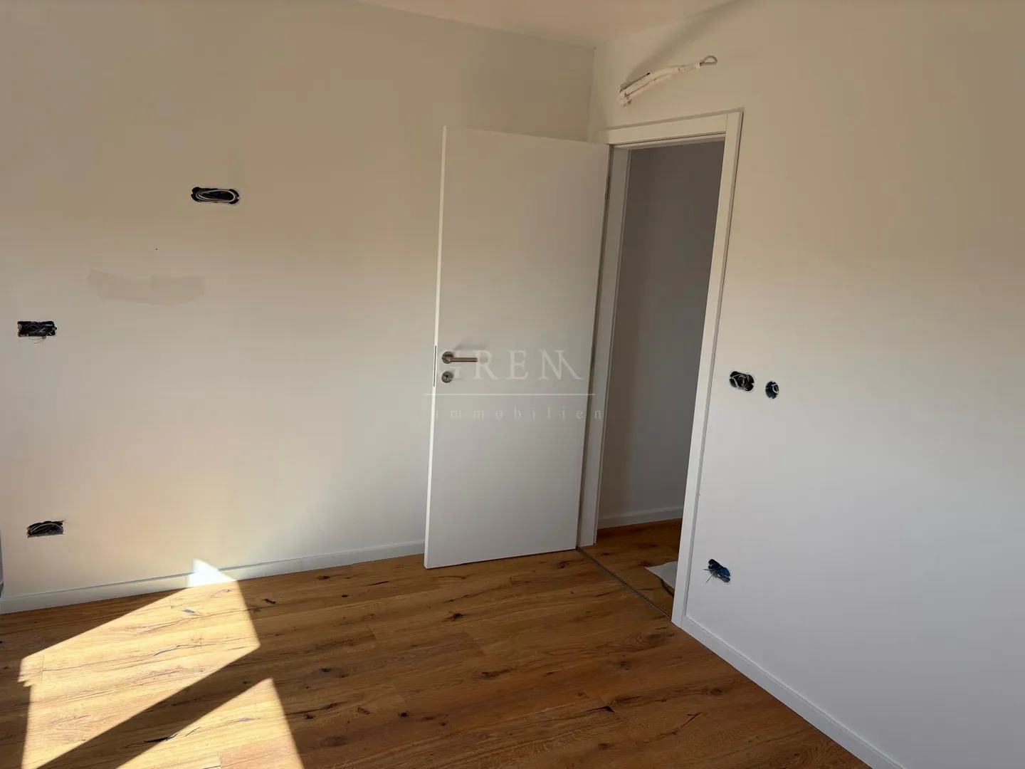 prodaja,vodice srima, dvojna kuća 204,40 m² (neto) sa bazenom! - slika 22