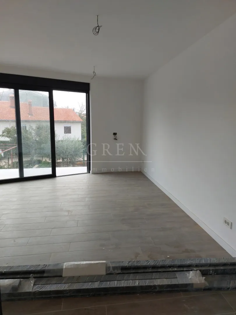 prekrasan stan na izvrsnoj lokaciji, 300 metara od mora, 89 m2, prodaja - slika 4