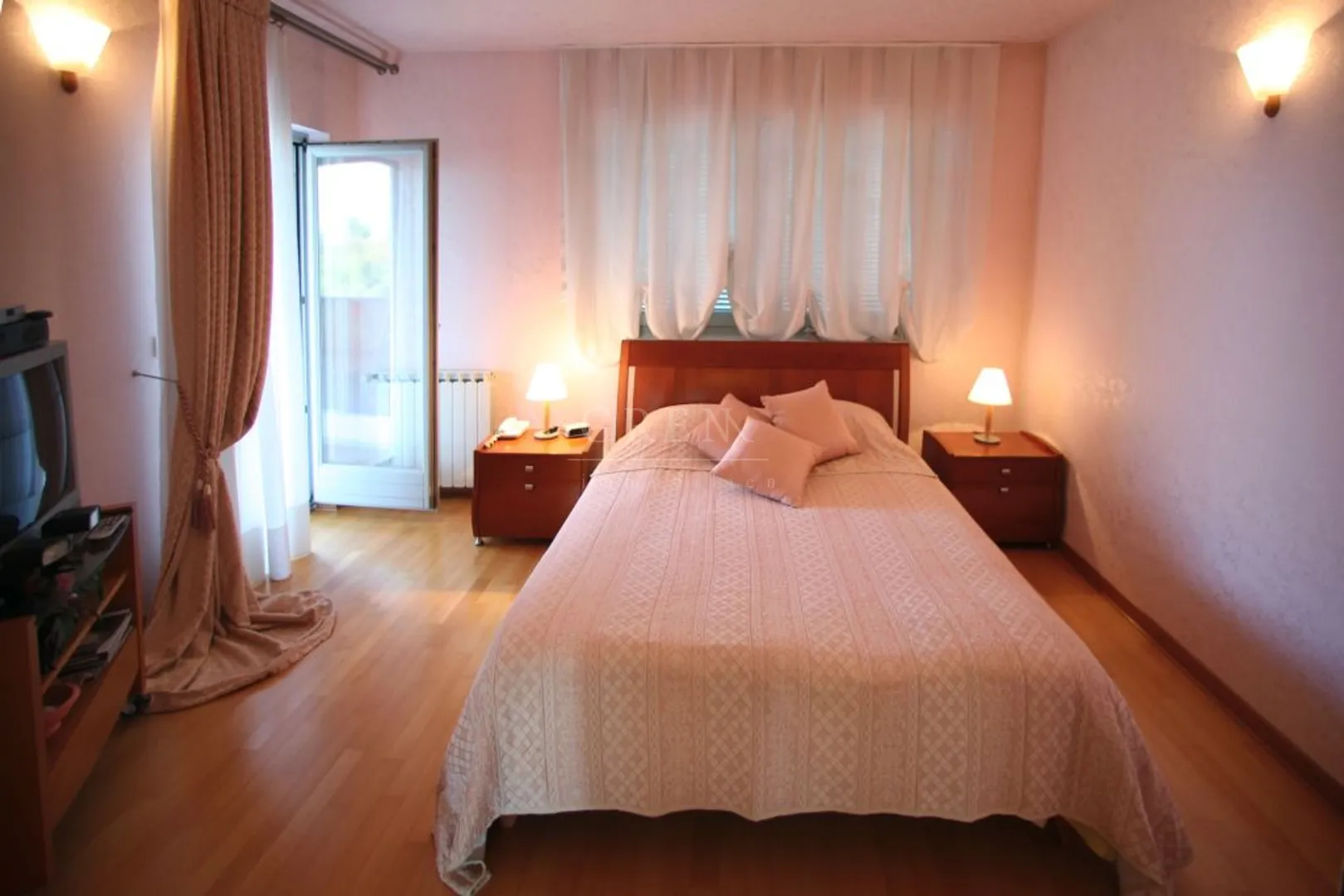 prekrasna vila poreč, 800 m od mora, 420 m2 - slika 10